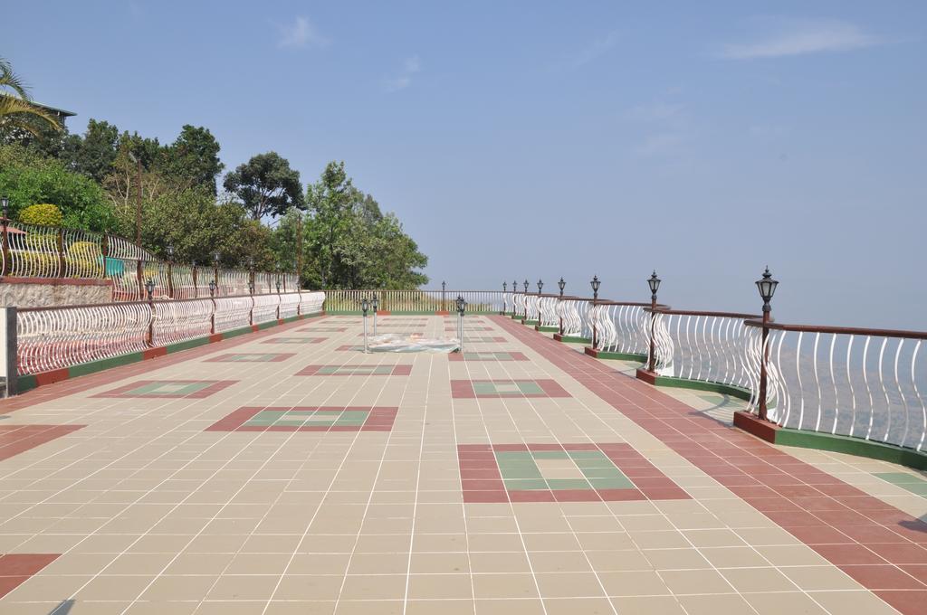 Raval Bunglow Hotel Panchgani Buitenkant foto