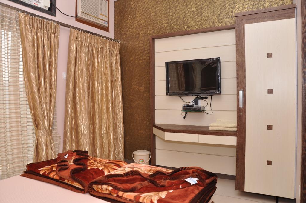 Raval Bunglow Hotel Panchgani Buitenkant foto